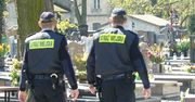 Strażnicy miejscy kontrolują płockie cmentarze