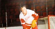 Gordon „Gordie” Howe. Bramki, asysyty i… bójki
