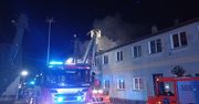 Groźny pożar w budynku wielorodzinnym – 70 strażaków w akcji! Mamy więcej informacji