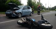 Wypadek drogowy samochodu osobowego ze skuterem. Są ranni