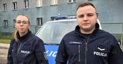 "Nie było czasu na wahanie". Policyjny patrol ruszył na ratunek w płonącym domu przy ul. Myśliwskiej