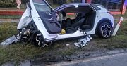 Szybka interwencja policjantów po groźnym wypadku w Szwarszowicach. Trzy auta, kilku rannych