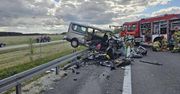 Tragedia na trasie S7 w Mierzawie. Cztery osoby zginęły w zderzeniu busa z ciągnikiem