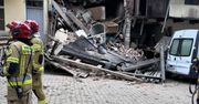 Katastrofa w centrum Wągrowca! Runęła ściana kamienicy – na miejscu straż, policja i ciężki sprzęt