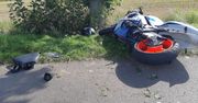 Groźny wypadek z udziałem motocyklisty w powiecie opatowskim. W wypadku brał udział mieszkaniec Ostrowca Św. [Foto]