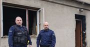 Bohaterska akcja w Złotowie: Policjanci uratowali 65-latka z płonącego domu