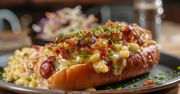 Bagietka, parówka i dodatki = hot dogi na bogato! To będzie twój ulubiony fast food