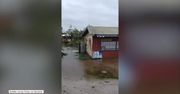 Zalane ulice, zniszczone budynki, w tym siedziba parlamentu. Niszczycielski cyklon Gita przeszedł przez Tonga