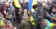 Setki osób złożyły w Kijowie wieńce pod pomnikiem ofiar Majdanu. Do dziś nie osądzono tych, którzy wydali rozkazy snajperom