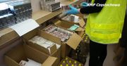 Prawie ćwierć miliona papierosów bez polskiej akcyzy, a do tego nielegalny alkohol. Mężczyzna z Częstochowy zatrzymany