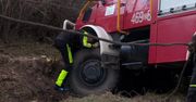 Na Dolnym Śląsku przewrócił się wóz strażacki, kierowca uciekł