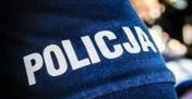 NAJPIERW UGODZIŁ NOŻEM MATKĘ, A NASTĘPNIE UCIEKAŁ PRZED POLICJANTAMI CIĘŻARÓWKĄ