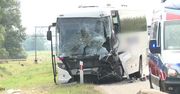 Groźny wypadek na A4. Autobus z dziećmi uderzył w tył ciężarówki