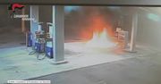 Dystrybutor miał “połknąć” gotówkę, więc w odwecie go… podpalił. Niezadowolony klient na stacji benzynowej we Włoszech