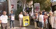 Manifestacja poparcia dla sędziów przed siedzibą KRS. Wezwani na przesłuchania powitani brawami