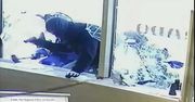 Mieczami przegonili złodziei. Brawurowa reakcja pracowników salonu jubilerskiego
