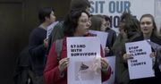 “Bieliźniany” protest w Oksfordzie po uniewinnieniu gwałciciela 17-latki ze względu na strój ofiary