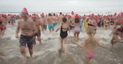 Skok do wody w Nowy Rok. Tysiące holenderskich morsów zanurzyły się w wodzie na plaży w Hadze