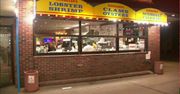 “Napastnik zaczął krzyczeć, kompletnie zwariował”. Atak młotkiem w restauracji na Brooklynie