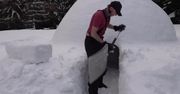Stolarz z Kowar zdecydował się zbudować… igloo