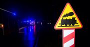 Wypadek na niestrzeżonym przejeździe kolejowym koło Skierniewic. Jedna osoba ciężko ranna