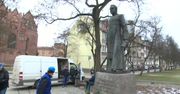 Czy pomnik ks. Jankowskiego to samowola budowlana?