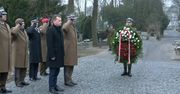 Szef MON złożył wieniec pod pomnikiem Żołnierzy Wyklętych na warszawskich Powązkach