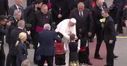 Papież rozpoczął pielgrzymkę na Bałkany. Premier Bułgarii przywitał Franciszka na lotnisku w Sofii
