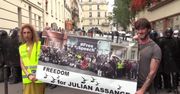 „Wolność dla J. Assange’a”. Żółte Kamizelki z wyrazami wsparcia dla założyciela WikiLeaks