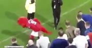 Brzydkie zachowanie maskotki Manchesteru United. Fred the Red prowokował kibiców Leeds
