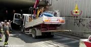 Ciężarówka utknęła w tunelu we Florencji. Dwie osoby wymagały hospitalizacji