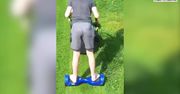 Jak łączyć przyjemne z pożytecznym? Chłopiec jeździł na hoverboardzie i… kosił trawę