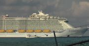 Statek z pomocą humanitarną przybił do wyspy Grand Bahama