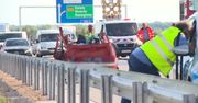 Samochód dostawczy wjechał w tył Malucha na autostradzie A1. Rannych zabrały śmigłowce