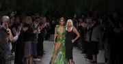 Jennifer Lopez podbiła wybieg Versace, prezentując się w słynnej kreacji sprzed prawie 20 lat