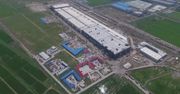 Produkcja aut w fabryce Tesli w Chinach ruszy lada dzień. Ma w niej powstawać milion maszyn rocznie
