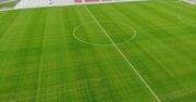 Nowa murawa, system nawadniania i drenażowy, oświetlenie – stadion przy ul. Harcerskiej zmodernizowany