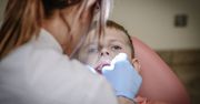 Zgryz z dentystami. Problemy z organizowaniem opieki stomatologicznej dla uczniów