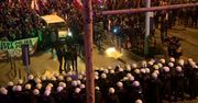 Zamieszki po rozwiązanym marszu narodowców we Wrocławiu. Policja użyła armatek wodnych