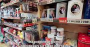 Sklepy z pamiątkami w Wielkiej Brytanii przeceniają rzeczy z Harrym i Meghan
