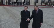 E. Macron w Polsce. Powitanie przed Pałacem Prezydenckim