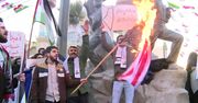 Demonstranci w Teheranie spalili flagę USA w proteście przeciwko „umowie stulecia”