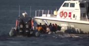 Strzały w wodę i odpychanie bosakiem. Turcja rozsyła nagranie z atakiem greckiej straży przybrzeżnej na ponton migrantów