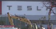 Kalifornijska fabryka Tesli działa, mimo wprowadzonej kwarantanny