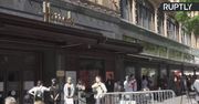 Długie kolejki przed Harrodsem w Londynie. Wielka Brytania ponownie otworzyła centra handlowe