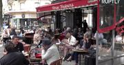 Tłumy w paryskich kawiarenkach. Restauracje i bary we Francji działają już normalnie