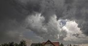 IMGW: ostrzeżenia drugiego stopnia przed burzami z gradem dla wschodu, północy i południa kraju