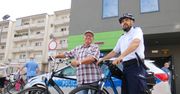 Policja eskortowała seniorów na rowerach