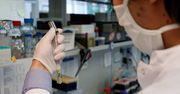 Od osób po COVID-19 wyizolowano silne przeciwciała, które mogą pomóc w leczeniu choroby