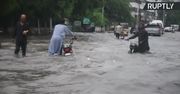 Największe miasto Pakistanu znalazło się pod wodą